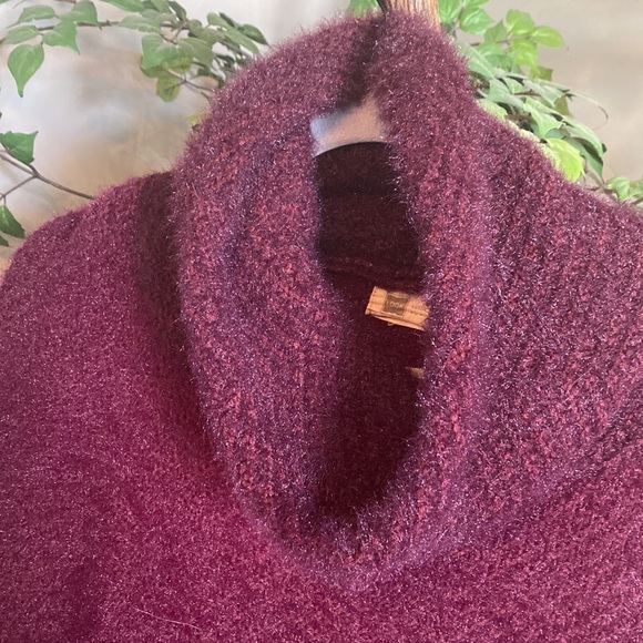 Look by M New York Fuzzy Poncho - Picture 11 of 17